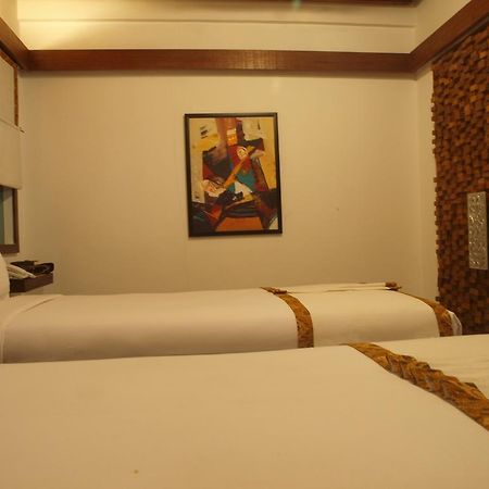 Flores Gallery Hotel Bandung Exterior foto