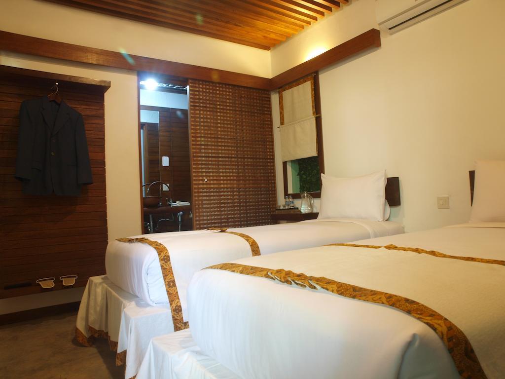 Flores Gallery Hotel Bandung Exterior foto